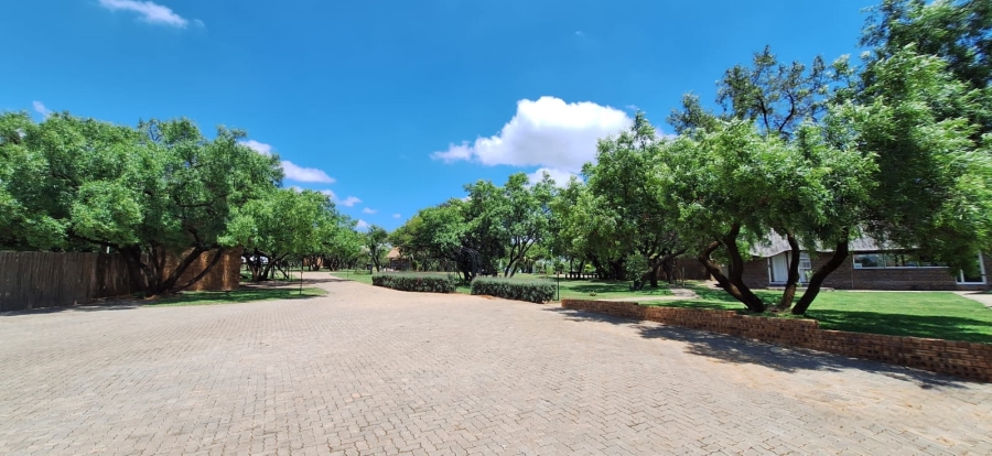 10 Bedroom Property for Sale in Swartruggens North West